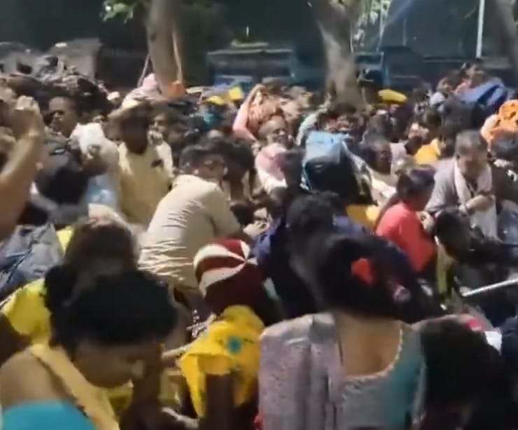 तिरुपति मंदिर में भगदड़, 6 की मौत, 40 घायल, दर्शन टिकट के लि... - CG Sandesh