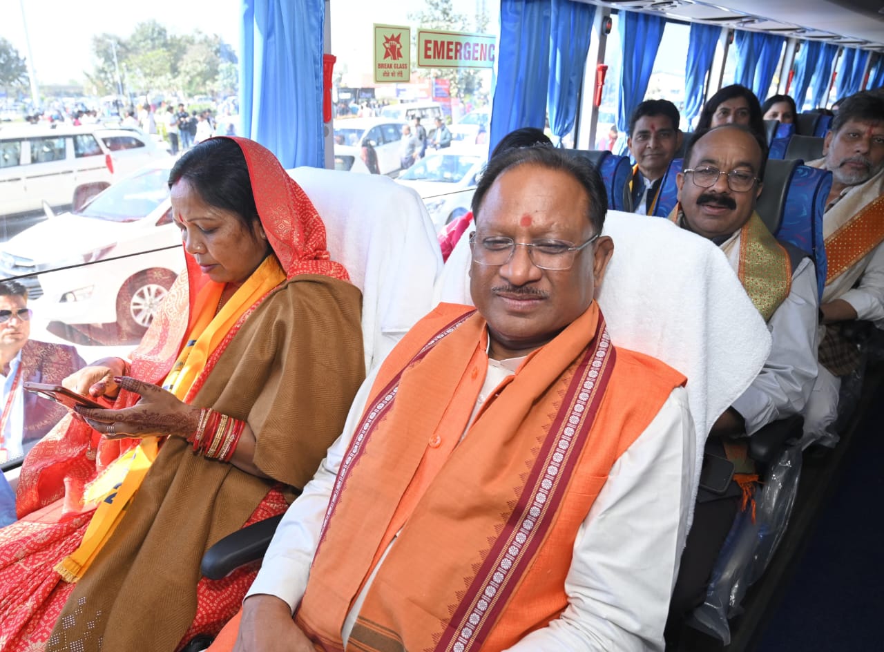 मुख्यमंत्री साय प्रयागराज के लिए हुए रवाना, महाकुंभ में लगाएंगे आस्था की डुबकी