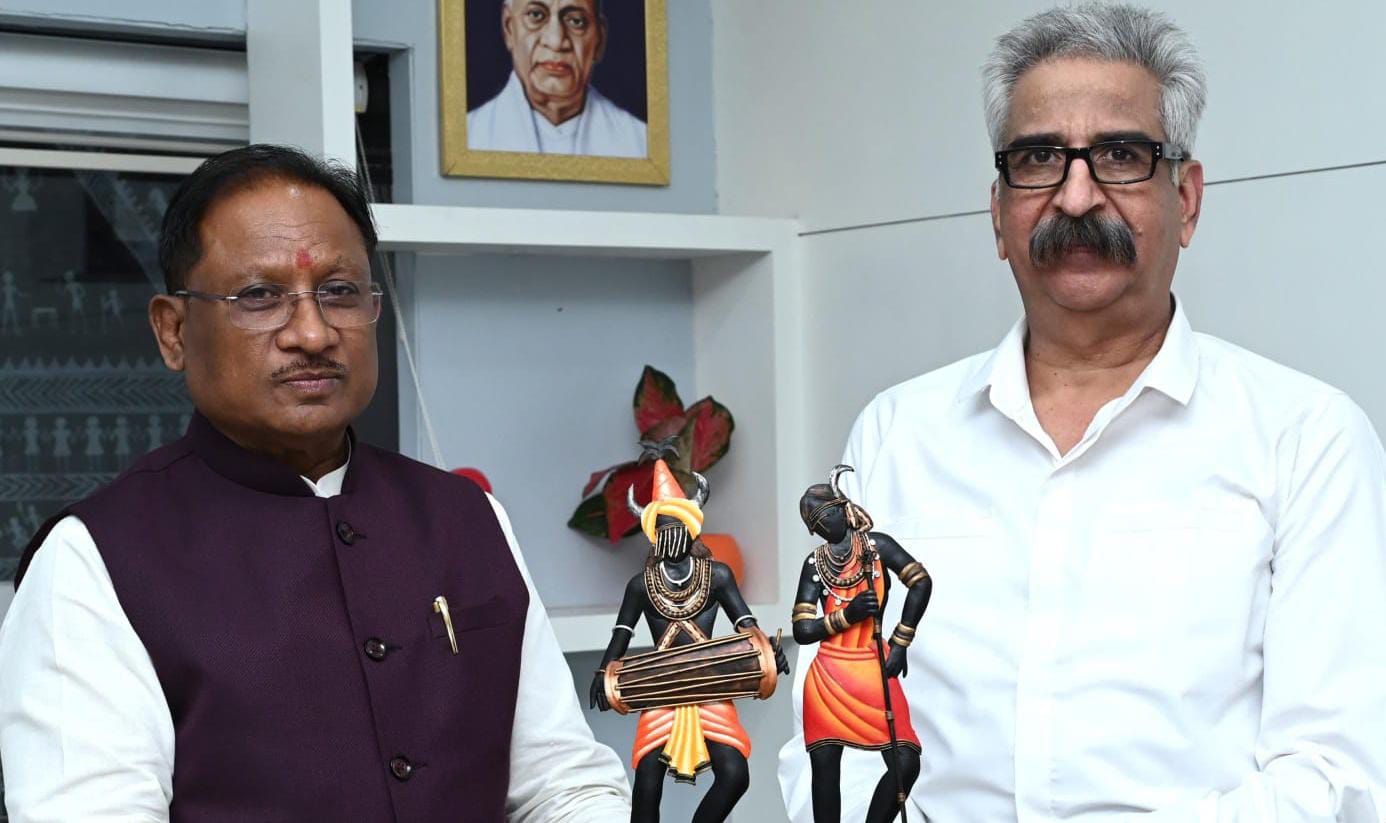 सेवानिवृत्ति पर पुलिस महानिदेशक अशोक जुनेजा को मुख्यमंत्री व... - CG Sandesh