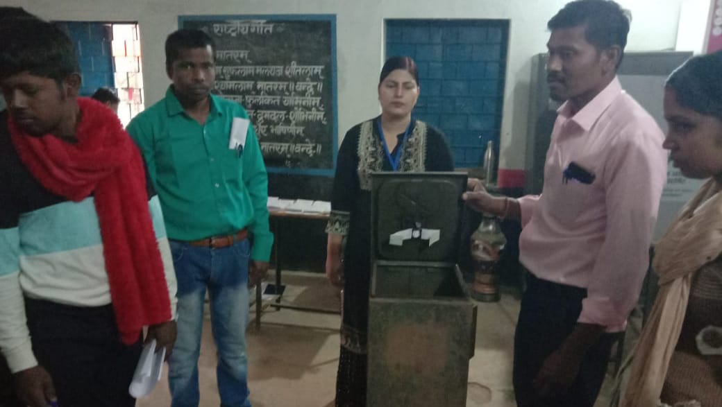 बसना और सरायपाली निर्वाचन क्षेत्र में लोग उत्साह से मतदान के... - CG Sandesh