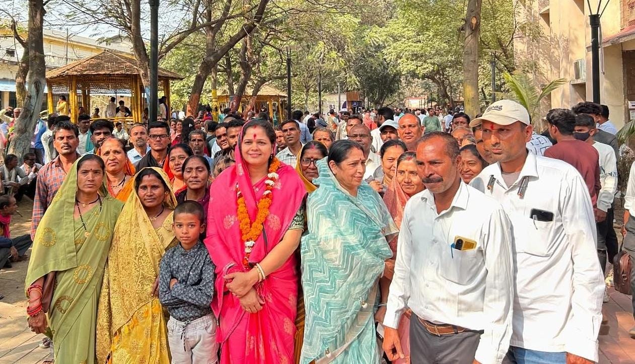 रायपुर जिला पंचायत क्षेत्र 7 से सबसे पढ़ी लिखी प्रत्याशी स्वाति वर्मा को मिल रहा भारी जन समर्थन