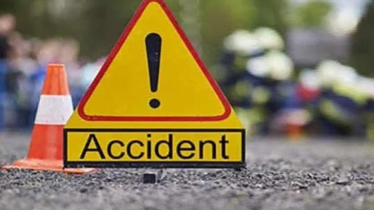 CG : ट्रेलर की चपेट में आने से स्कूटी सवार किसान की मौत