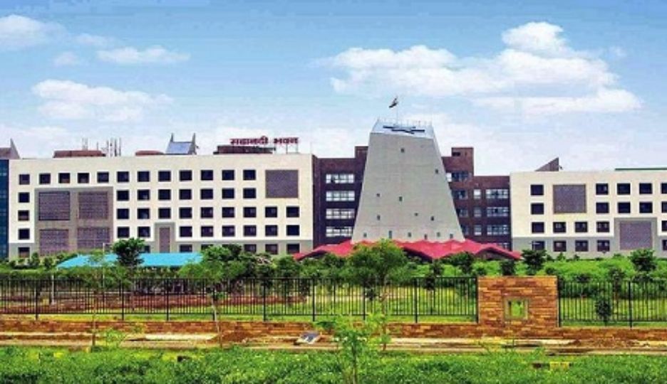 CG ब्रेकिंग : सरकारी कार्यालयों और संस्थाओं के लिए छुट्टियों का ऐलान, आदेश जारी