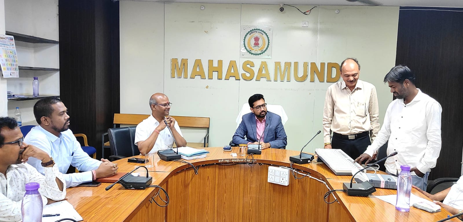 महासमुंद : कलेक्टर एवं जिला निर्वाचन अधिकारी एवं राजनीतिक दल... - CG Sandesh
