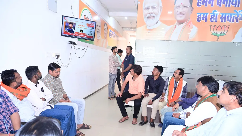 महासमुंद : विधायक योगेश्वर राजू सिन्हा ने सुनी प्रधानमंत्री ... - CG Sandesh
