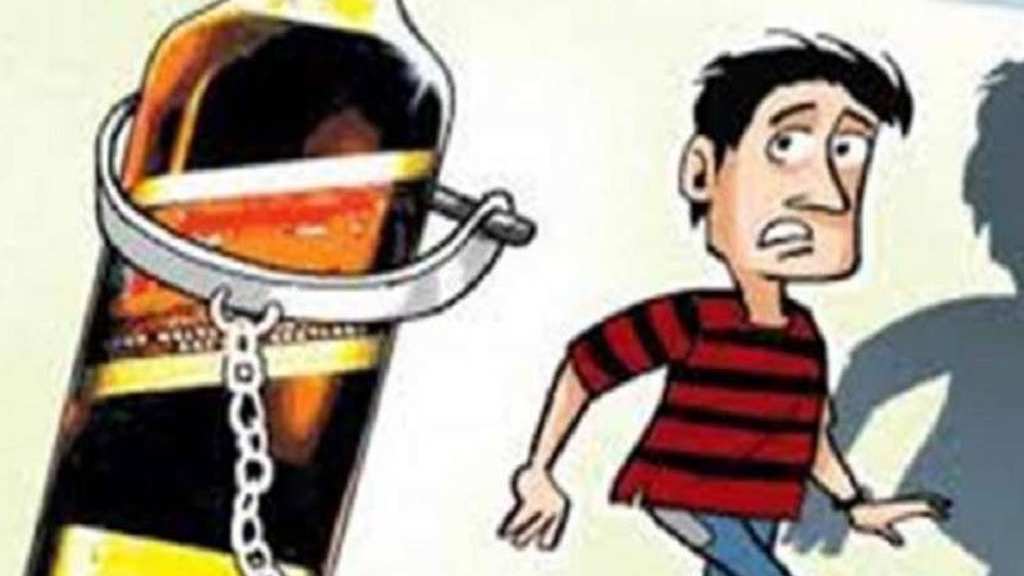 बसना : खेमड़ा ओवरब्रीज के ऊपर महुआ शराब के साथ आरोपी गिरफ्तार... - CG Sandesh