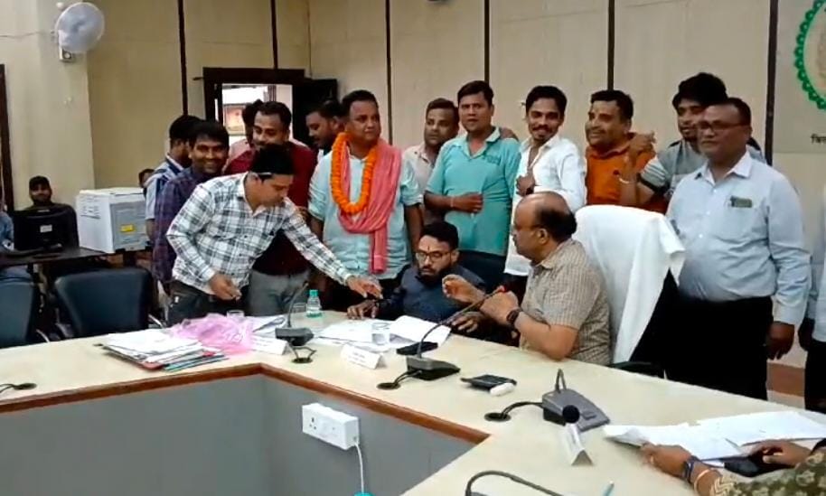 महासमुंद बेकिंग : जिला पंचायत चुनाव में हुआ बड़ा उलटफेर, भाजपा को लगा झटका, हितेश चंद्राकर और प्रेम चंद्राकर की रिटेबुलेशन में हुई हार