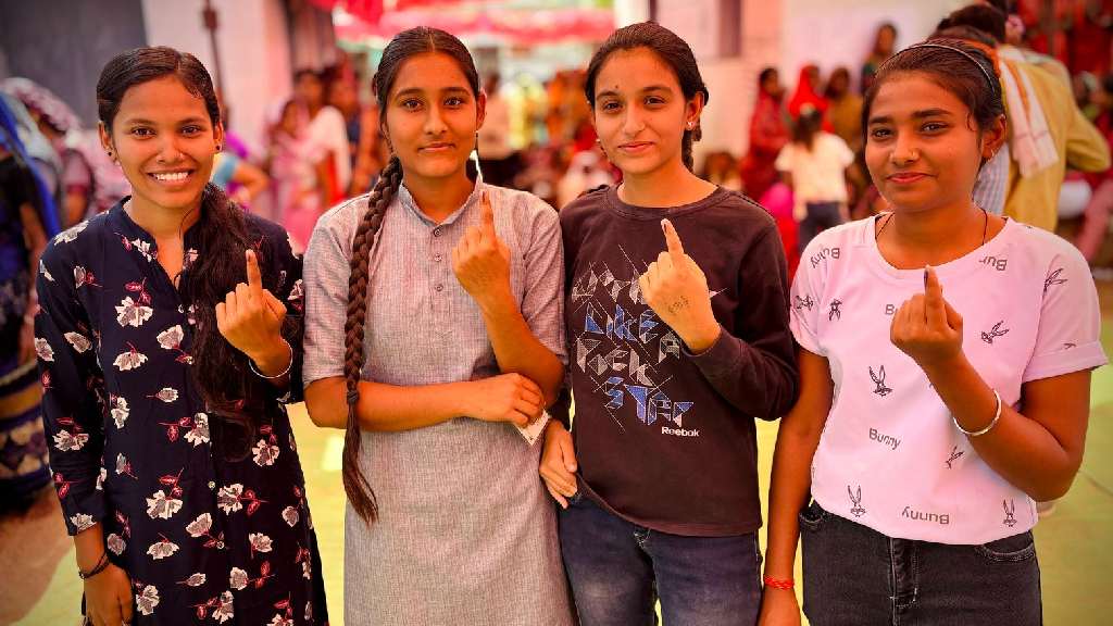 पिथौरा और बागबाहरा के मतदान केंद्रों पर उमड़ी भीड़, हर वर्ग ने... - CG Sandesh
