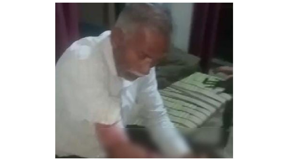 महासमुंद  : 5 भालुओं ने घर में घुसकर ग्रामीण पर किया हमला, अस्पताल में इलाज जारी
