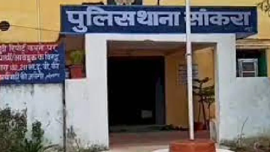 सांकरा : बैंक से पैसा निकालकर घर वापस जा रहे व्यक्ति की मोटर... - CG Sandesh