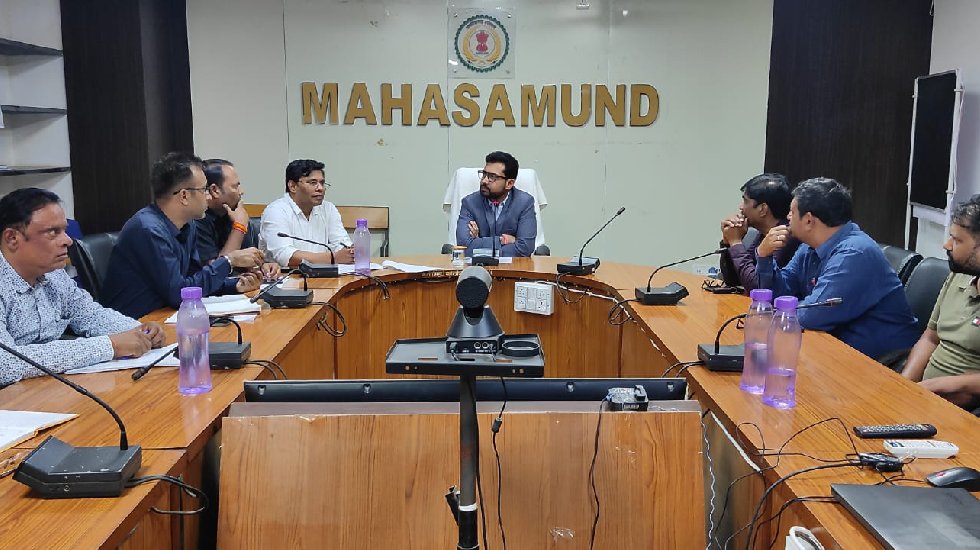 महासमुंद : कलेक्टर ने राईस मिलर्स की ली बैठक, धान का उठाव ते... - CG Sandesh
