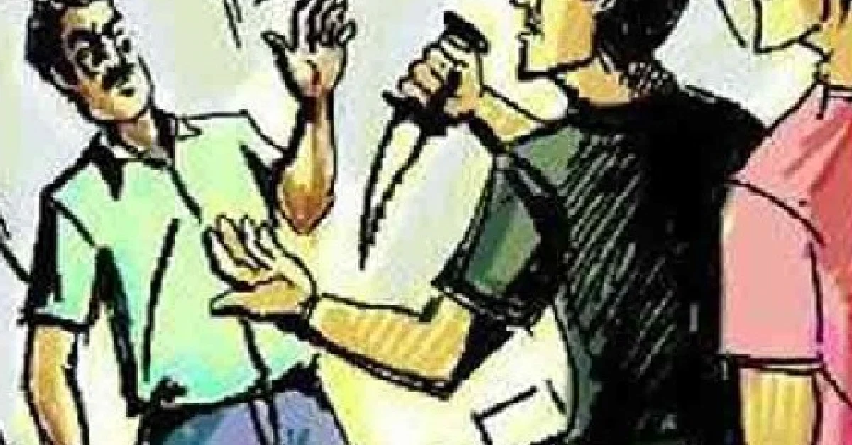 सांकरा : शराब दुकान के पास चखना दुकान में उधारी पैसे की बात ... - CG Sandesh