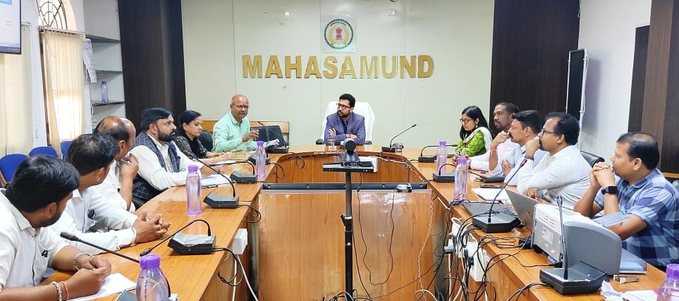 महासमुंद : द्वितीय रेंडमाइजेशन के पश्चात ईव्हीएम मशीनों का क... - CG Sandesh