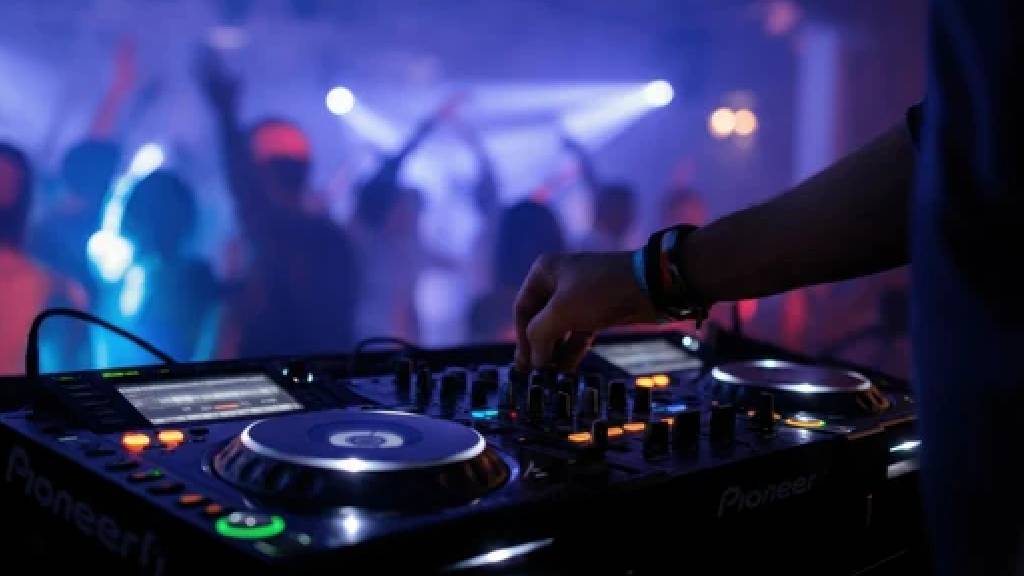 पटेवा : रात 10 बजे DJ बंद होने से दो पक्षों के बीच हुआ विवाद... - CG Sandesh