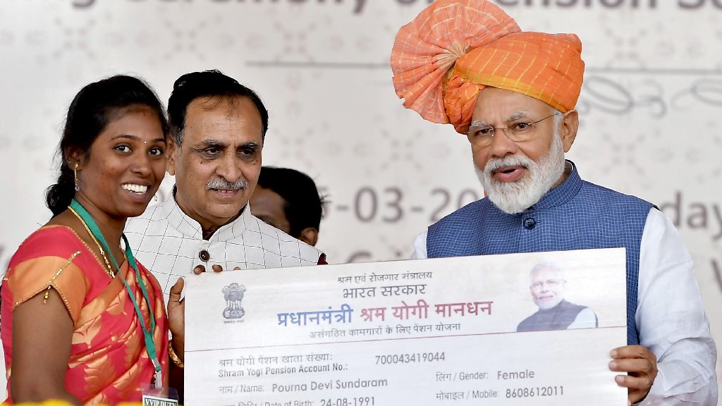 मजदूरों के लिए भी मासिक पेंशन, ऐसे पाएं 3000 हजार रुपये - CG Sandesh