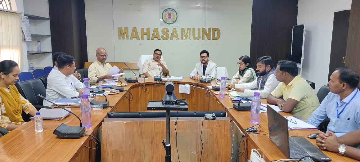 महासमुंद : नगरीय निकाय चुनाव 2025 की मतदान संवीक्षा प्रक्रिय... - CG Sandesh