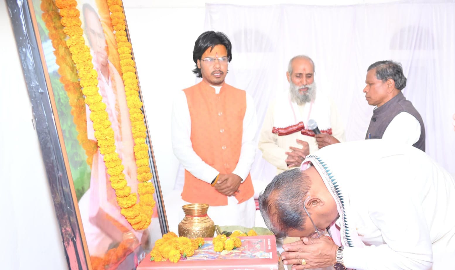 सनातन धर्म के उत्थान और सामाजिक जागरूकता में गहिरा गुरु संत ... - CG Sandesh