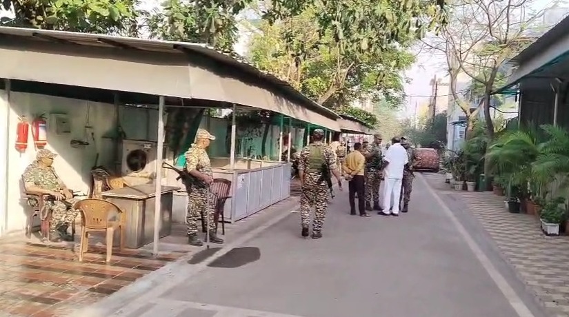 CG ब्रेकिंग : पूर्व सीएम भूपेश बघेल, विधायक देवेंद्र यादव सहित कई IPS अफसरों के घर CBI ने मारी रेड, महादेव सट्टा ऐप मामले में चल रही कार्रवाई