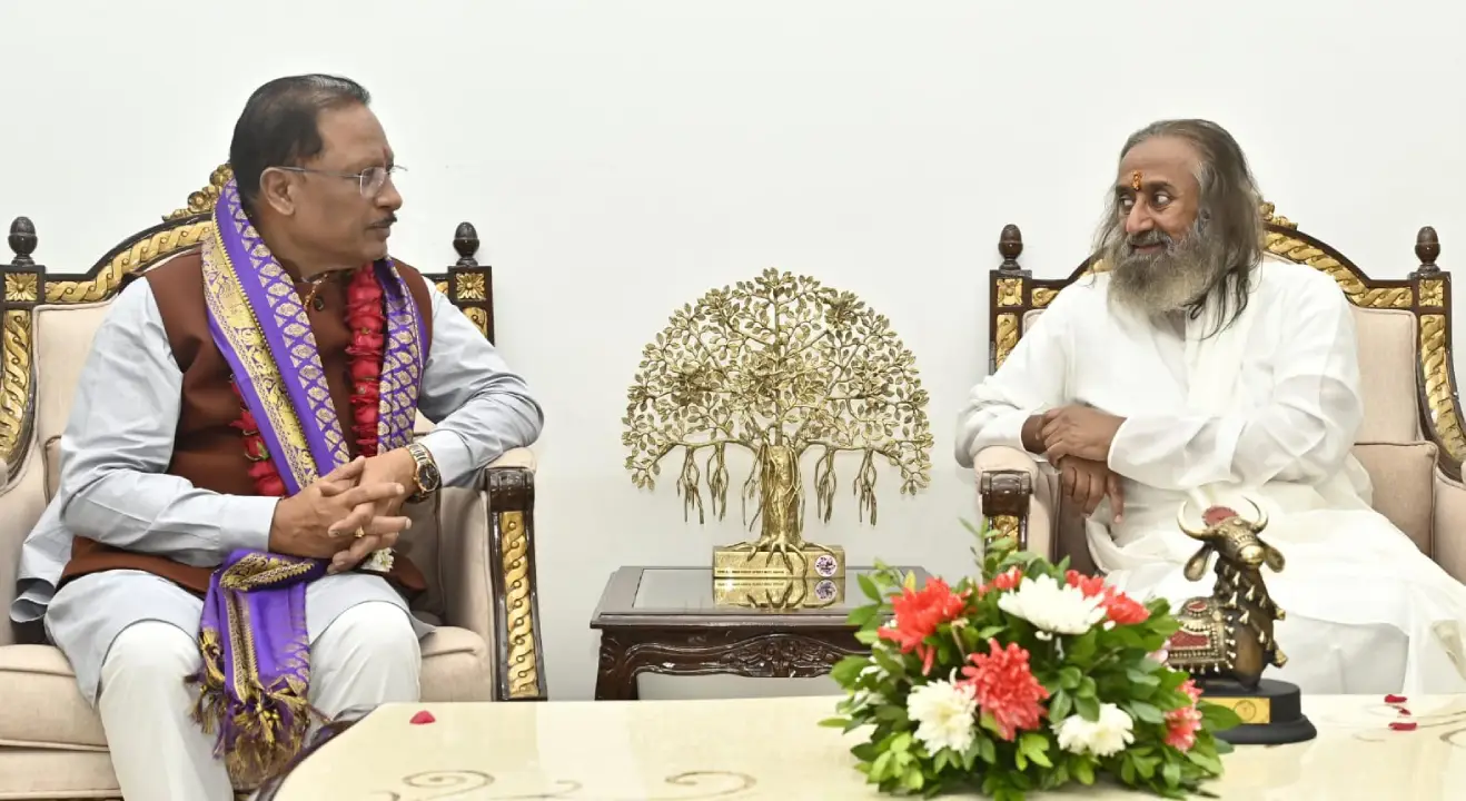 मुख्यमंत्री श्री विष्णुदेव साय ने आध्यात्मिक गुरु श्री श्री ... - CG Sandesh