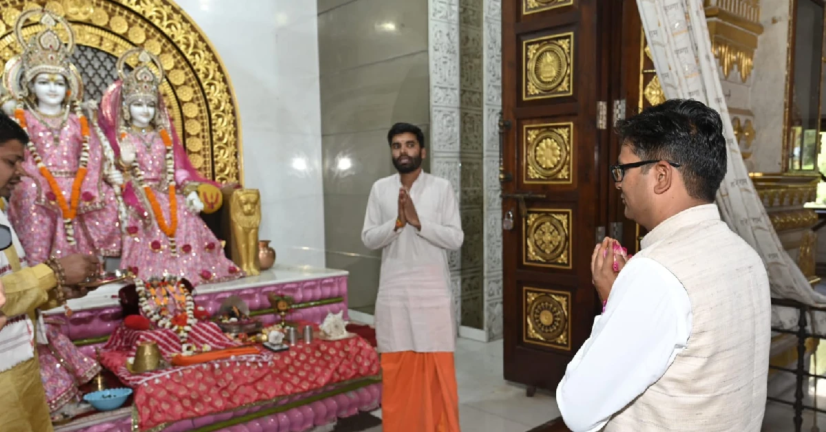 CG: बजट पेश करने के पहले श्रीराम मंदिर पहुंचे वित्त मंत्री ओपी चौधरी, पूजा-अर्चना कर प्रदेश की सुख समृद्धि की कामना की