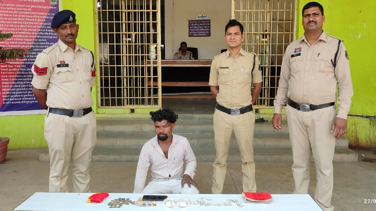 महासमुंद : महामाया पारा के घर में हुई चोरी का खुलासा, 24 घण्... - CG Sandesh