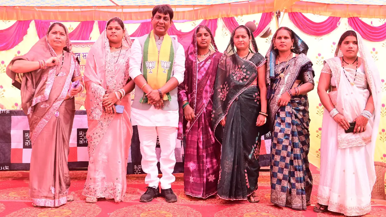 महासमुंद : मातृ सम्मेलन कार्यक्रम में शामिल हुए विधायक योगेश... - CG Sandesh