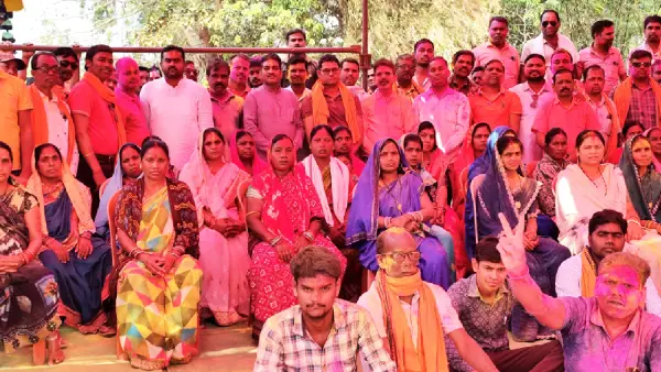बसना : गढ़फुलझर मंडल में धूमधाम से हुआ होली मिलन समारोह - CG Sandesh