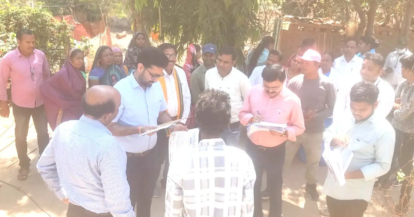 कलेक्टर श्री लंगेह ने किया विशेष पिछड़ी जनजाति कमार बसाहट का ... - CG Sandesh