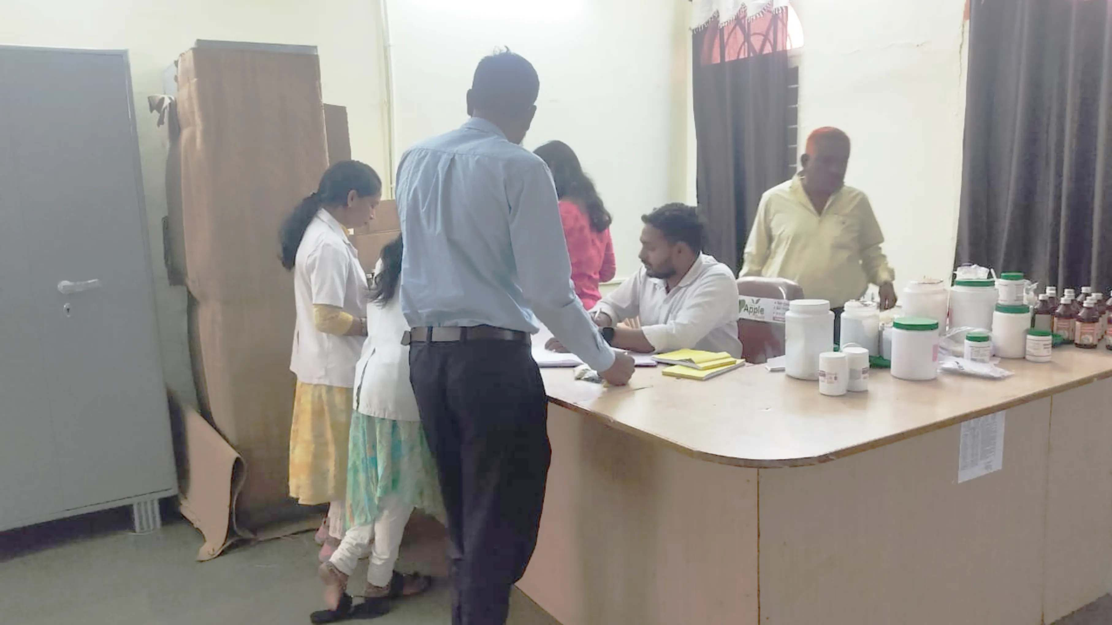 महासमुंद : निःशुल्क आयुष स्वास्थ्य एवं जगरूकता शिविर का सफलत... - CG Sandesh
