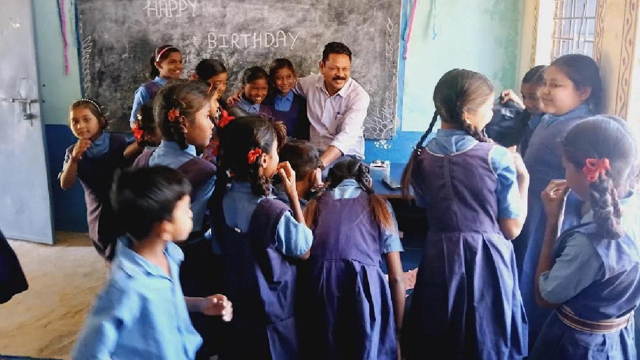 एसडीएम बागबाहरा ने किया स्कूलों और छात्रावास का निरीक्षण, सु... - CG Sandesh