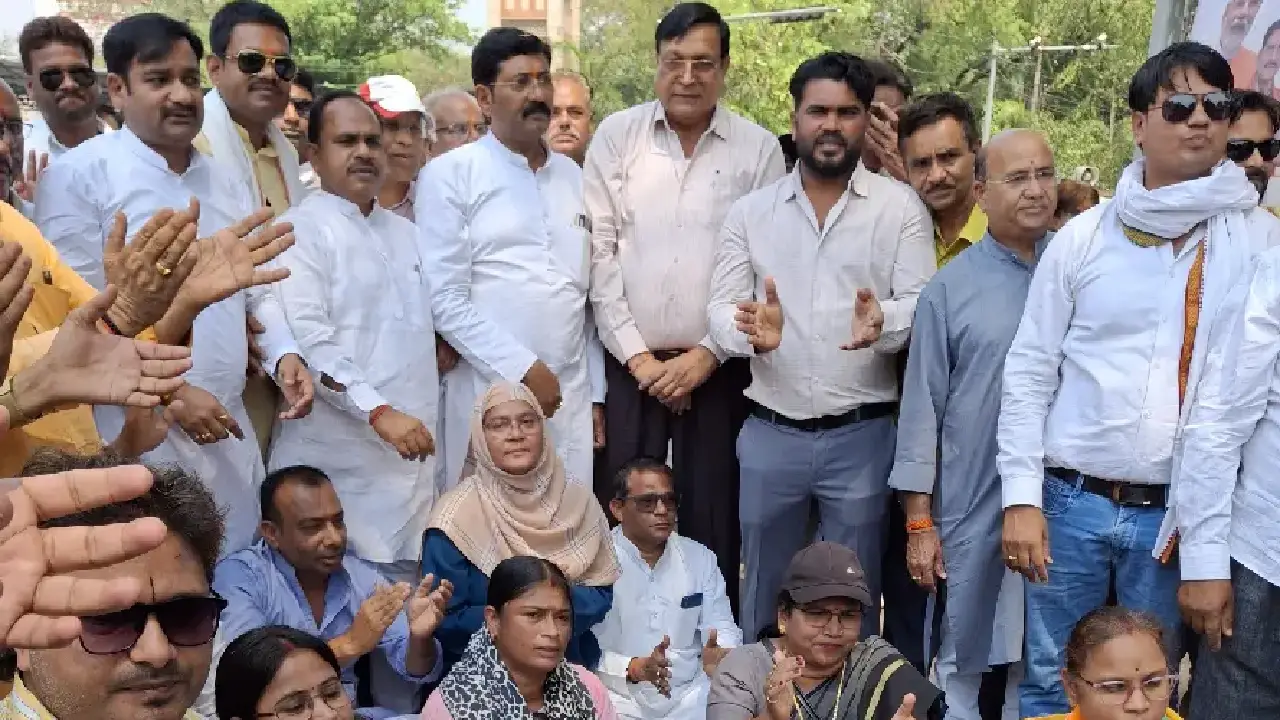 CBI जांच के खिलाफ कांग्रेस का प्रदर्शन, केंद्र और राज्य सरका... - CG Sandesh