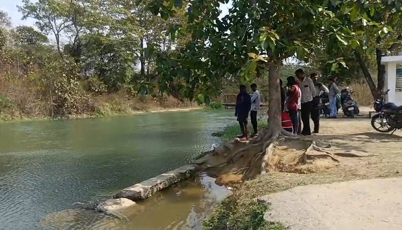 CG : नहाने के दौरान तालाब में डूबा बालक, शव निकालने को लेकर नहीं दिखाई जा रही गंभीरता, परिजन परेशान