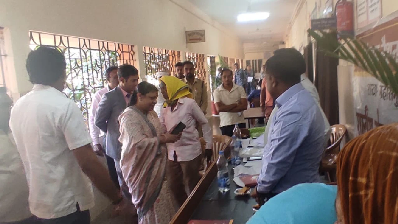 महासमुंद : नेशनल लोक अदालत में 3,150 लंबित मामलां का निराकरण... - CG Sandesh