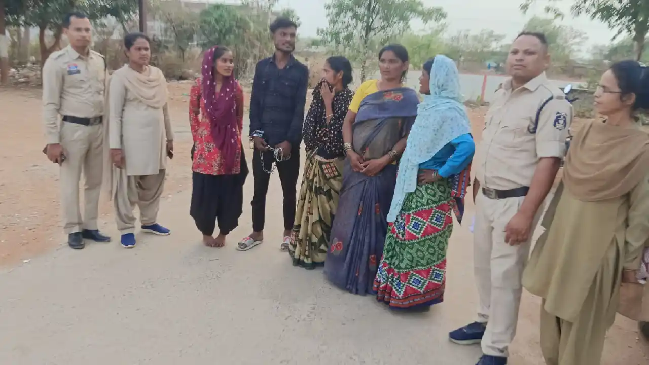 महासमुंद : गांजा तस्करी करते 4 महिलाएं सहित 8 तस्कर हुए गिरफ्तार, रायपुर में खपाने की थी तैयारी