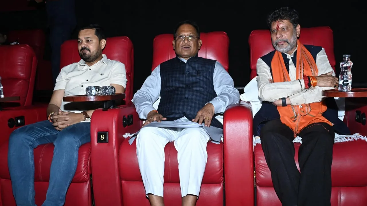 CG : मुख्यमंत्री साय ने देखी विधायक अनुज शर्मा की छत्तीसगढ़ी... - CG Sandesh