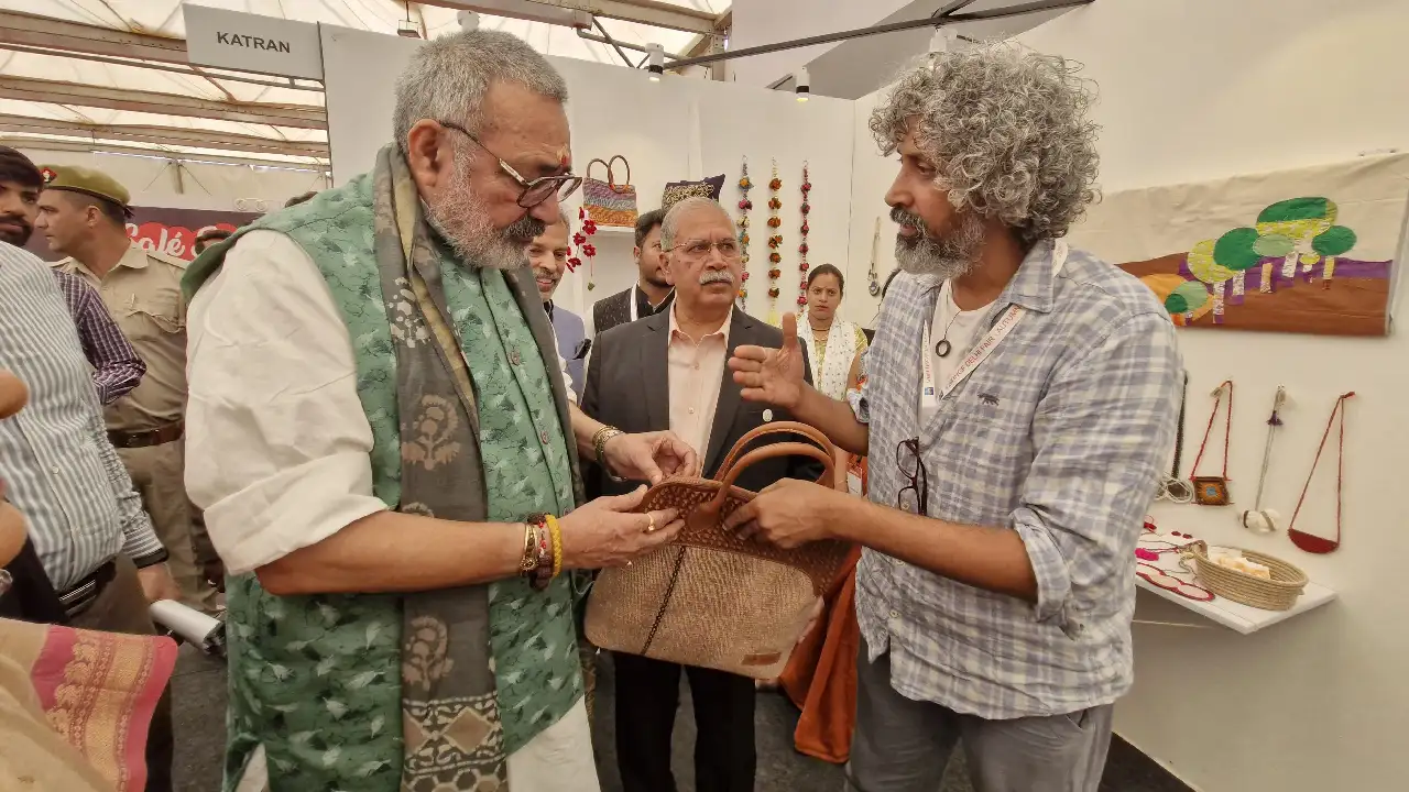 “स्पेशल हैंडलूम एक्सपो”- भारत में हाथ से बुने उत्पादों का प्... - CG Sandesh