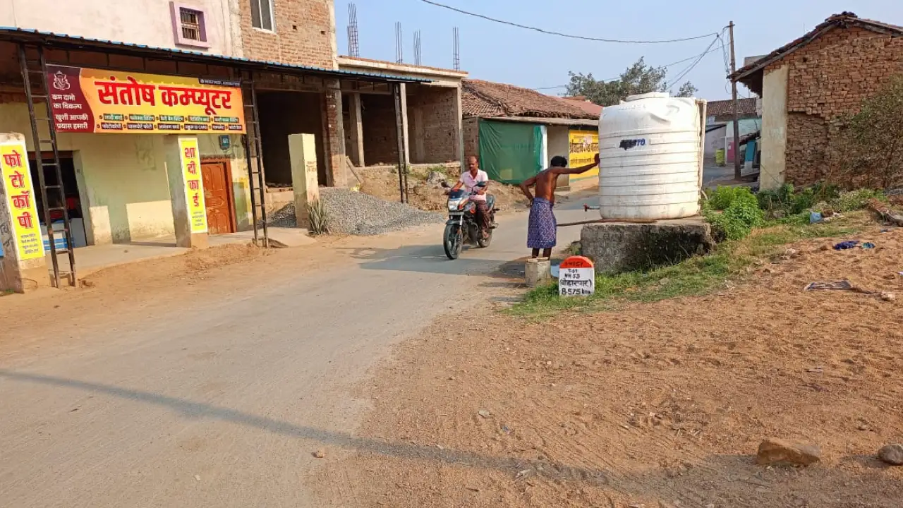 सरायपाली बसना क्षेत्र की ग्रामीण सड़के डबल केज व्हील से हुई ज... - CG Sandesh