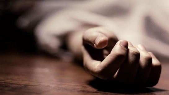 CG : पिता की डांट से नाराज बेटी ने ब्लेड से काटा खुद का गला,... - CG Sandesh