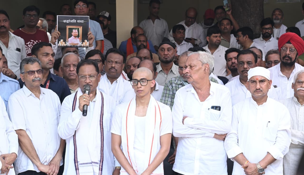 CG : दिवंगत कारोबारी दिनेश मिरानिया के नाम से रखा जाएगा सड़क या चौक का नाम, परिजनों से मिलकर सीएम साय ने किया ऐलान