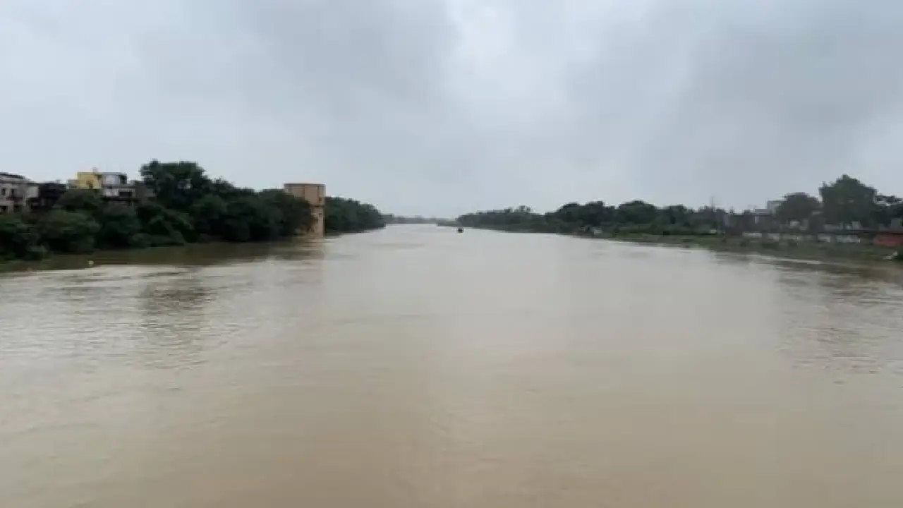 CG : खारुन  नदी में डूबे दो युवक, एक का शव बरामद, दूसरे की त... - CG Sandesh