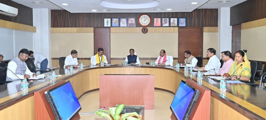 CG BREAKING : साय कैबिनेट की बैठक शुरू, लिए जा सकते है कई बड़े फैसले