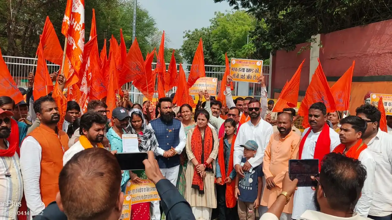 रायपुर : मासुम बच्ची, महक यादव के हत्यारो को मिले फांसी की स... - CG Sandesh