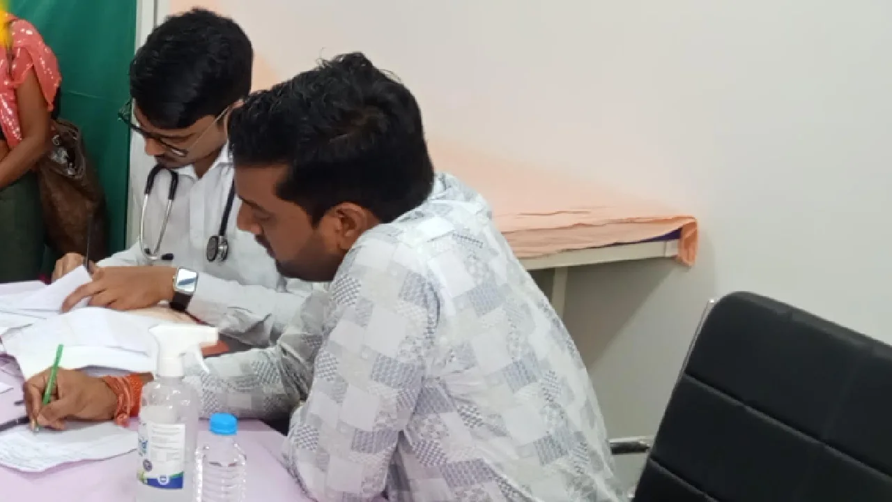 फिक्स डे मानसिक स्वास्थ्य शिविर  पिथौरा में आयोजित किया गया - CG Sandesh