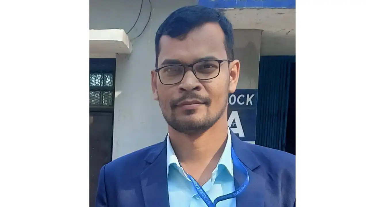 पीएम श्री सेजेस बसना के व्याख्याता योगेश प्रधान IISER पुणे म... - CG Sandesh