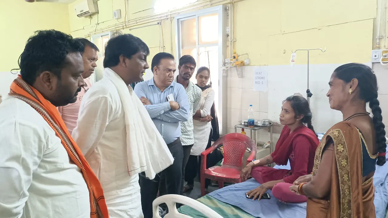 महासमुंद : जिला अस्पताल सह मेडिकल कॉलेज का विधायक ने किया नि... - CG Sandesh