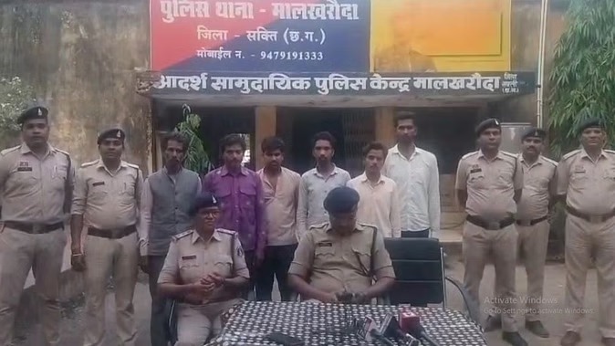 CG : प्रेमिका से मिलने गए प्रेमी को ग्रामीणों ने बीच चौराहे ... - CG Sandesh