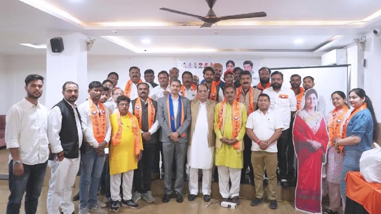 'यूपी में जारी है, एमपी की बारी है' नारे के साथ अपना दल (एस)... - CG Sandesh