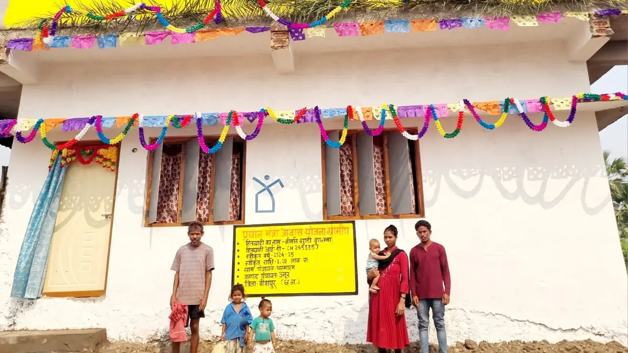 CG : नियद नेल्लानार ग्राम पंचायत धरमाराम में पूरे गांव में प... - CG Sandesh