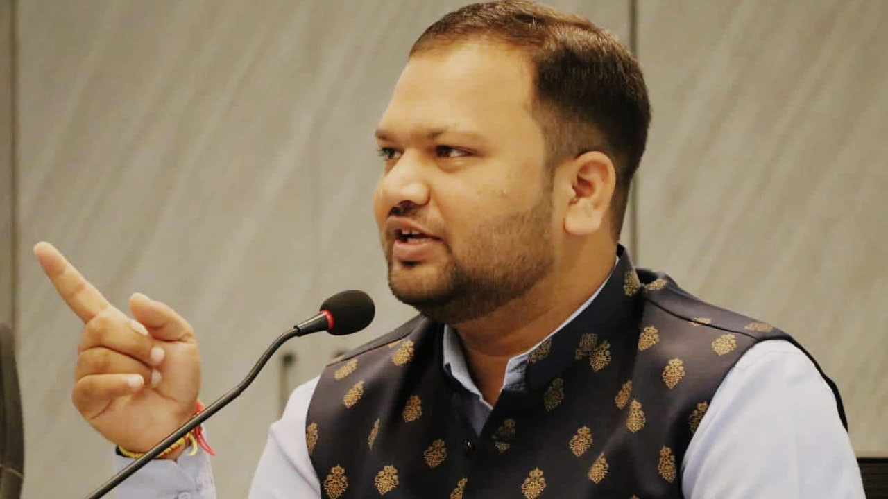 बसना : सामान्य सभा की बैठक में अधिकारी अनुपस्थित, जनपद सदस्य... - CG Sandesh