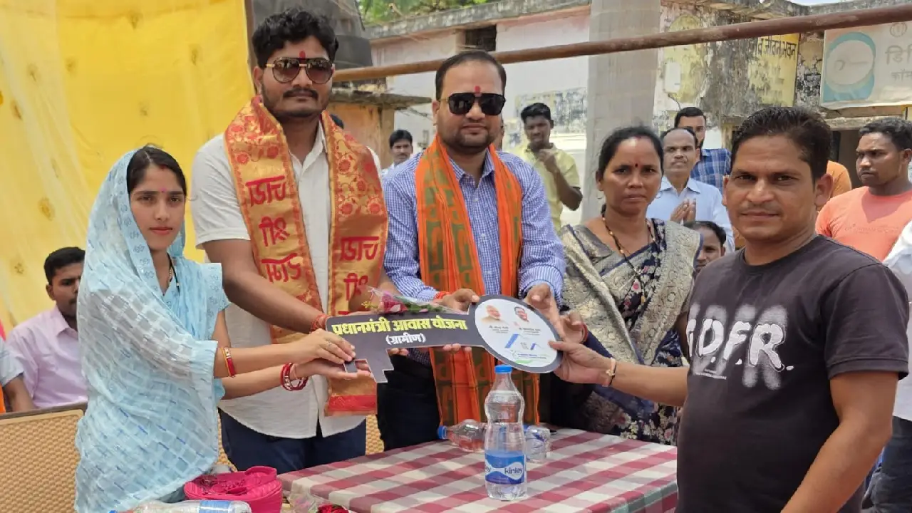 बसना : हर पात्र हितग्राही का मिलेगा पक्का मकान - प्रकाश सिन्... - CG Sandesh